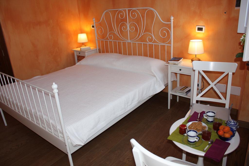 Piazzetta Consolata Bed and Breakfast Torino Camera foto